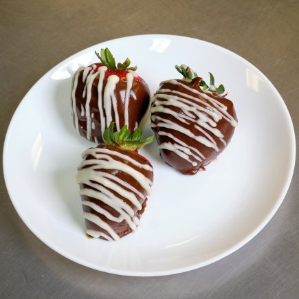 Chocolate Covered Strawberries (Seasonal)